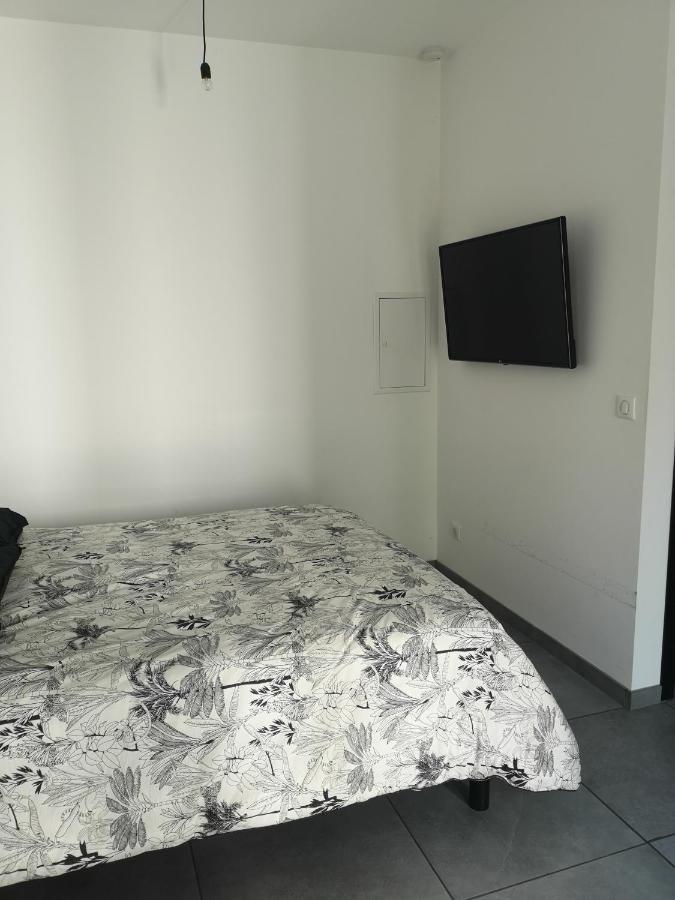 Studio Style Industriel Lägenhet Barbaggio Exteriör bild